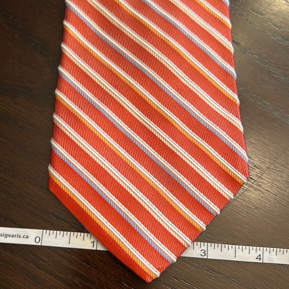 Hart Schaffner Marx Salmon Silk Tie.
